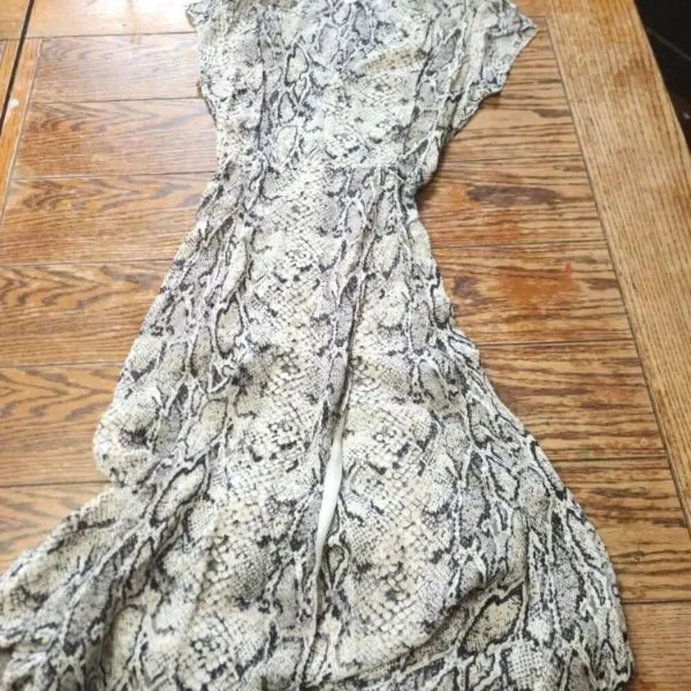 Reformation Carina Wrap Midi Dress in Rattlesnake Print Sz Small